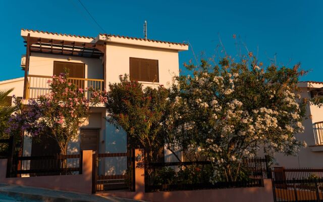 Stunning and Relaxing 3-bed House in Pomos