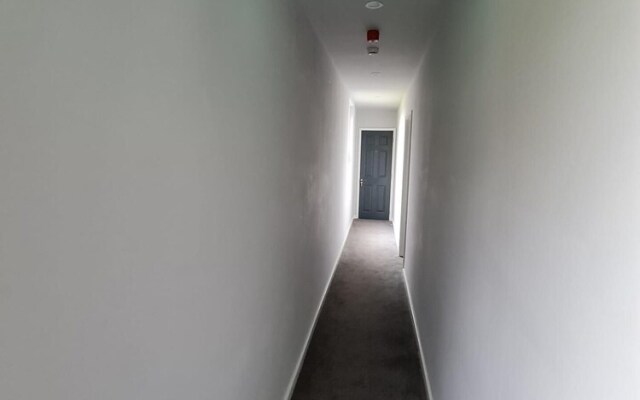 Luxury Apartment - Free Wi-fi & Parking NO Deposit