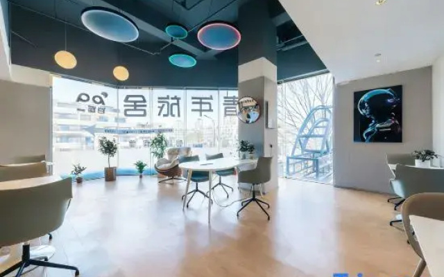 Xiaoyao Bear Hostel (Beijing South Railway Station Caoqiao Subway Station)