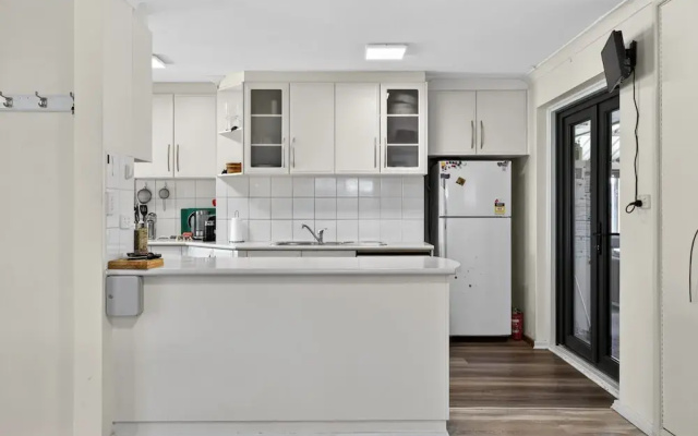 Coastal 2-bed Home With Pool & Spa