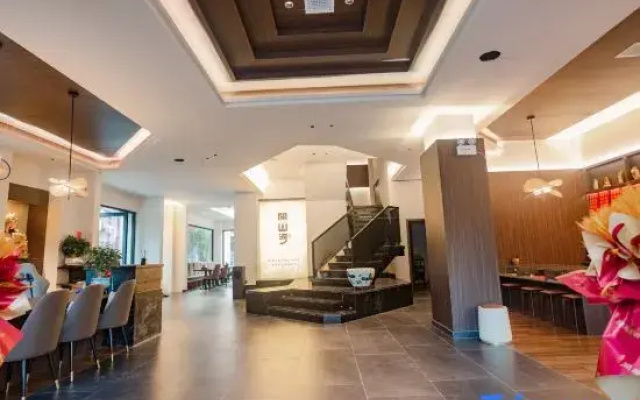 Yueshan River Scenic Hotel