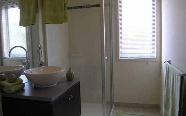 Insaa Serviced Apartments Dandenong