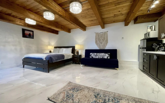 Little Bear Garden View Jean Marie Suite