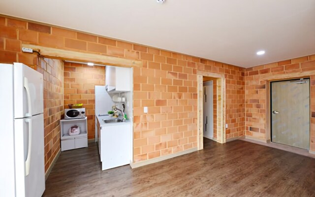 Sancheong Skylight Lake Pension