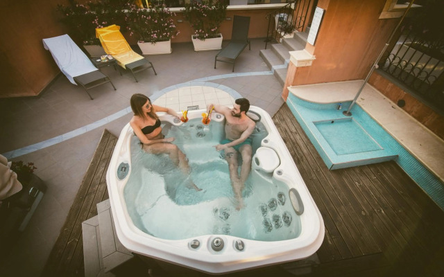 Artemis Hotel