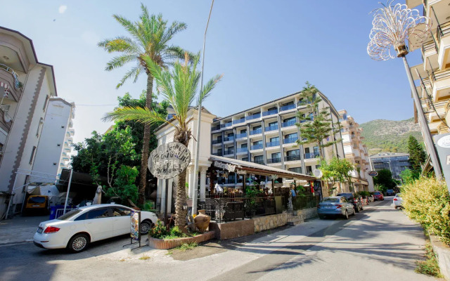 Fatih Hotel Kleopatra