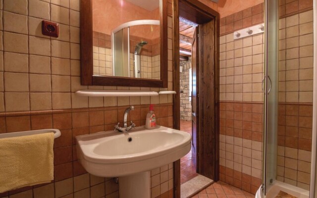 Stunning Home in Vrsar With Wifi and 3 Bedrooms