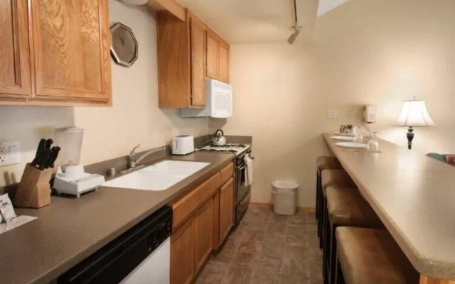 GetAways at Snow Lake Lodge