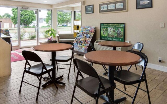 Econo Lodge Virginia Beach Town Center