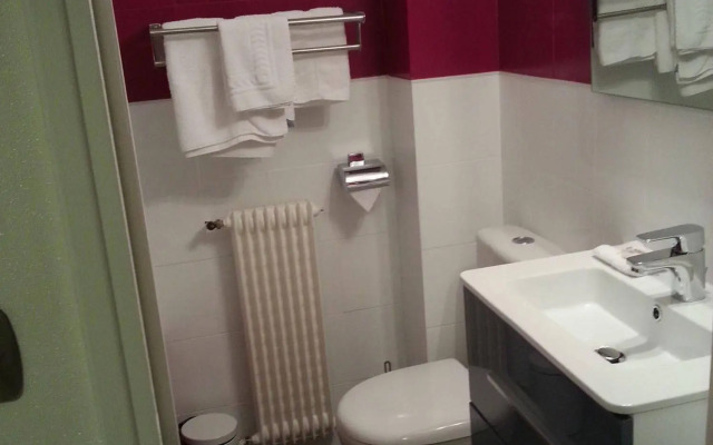 Contact Hôtel des Deux Moulins Limoges - Proche de la gare