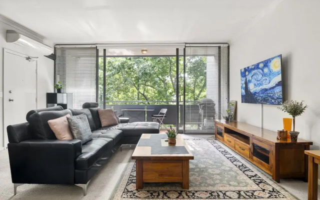 Central 2-bed Pad With Tennis Court,