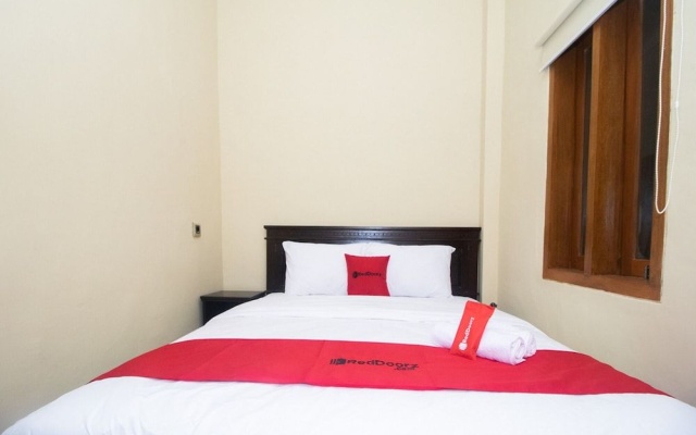 RedDoorz Syariah near UNTAG Banyuwangi 2 – Guest Rooms – Banyuwangi