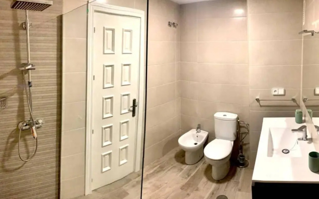 Amplio apartamento junto al mar