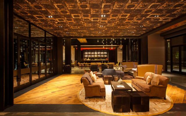 The George, by Valencia Hotel Collection
