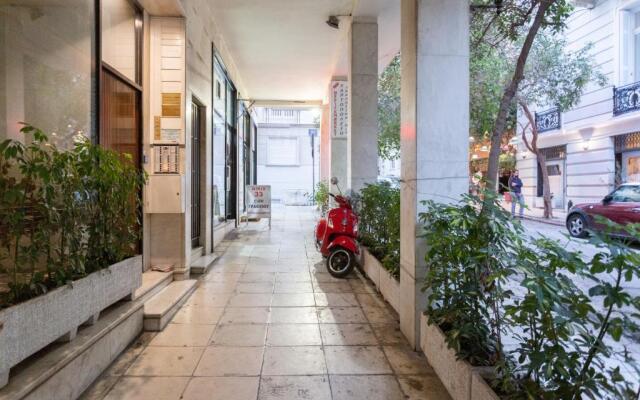 A short walk to Syntagma and Plaka - 100sqm 2 Bdrm Apt by Athenian Home