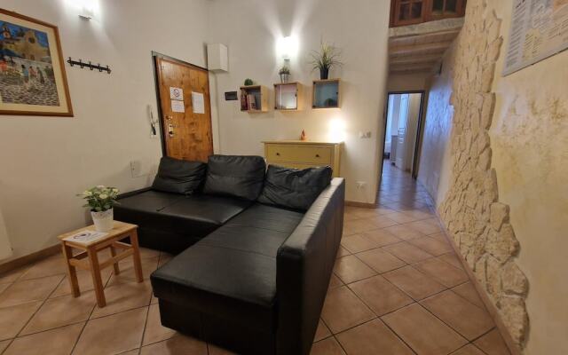 Mezzo 8 in Firenze With 2 Bedrooms and 1 Bathrooms