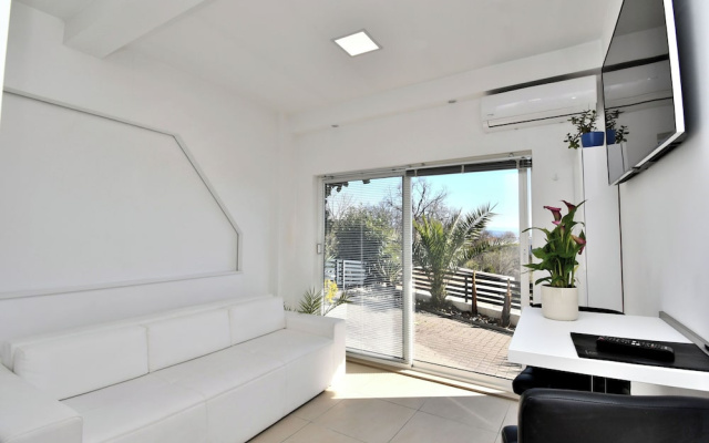 Apartments Lux With Pool