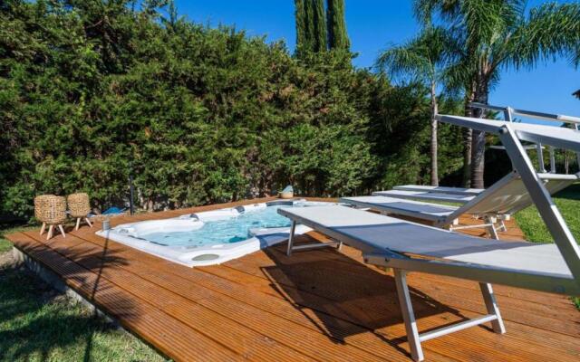 Romantic Apartment With Hot Tub