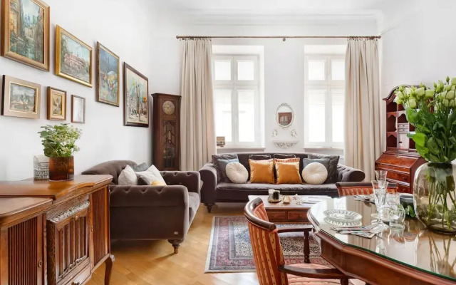 Cracovian Suite by Loft Affair