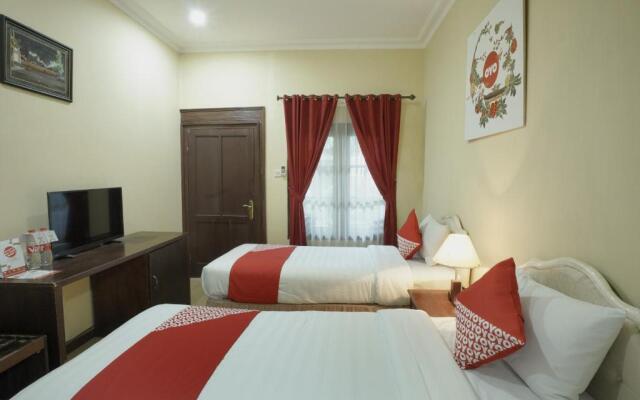 OYO 804 Ndalem Maharani Guest House