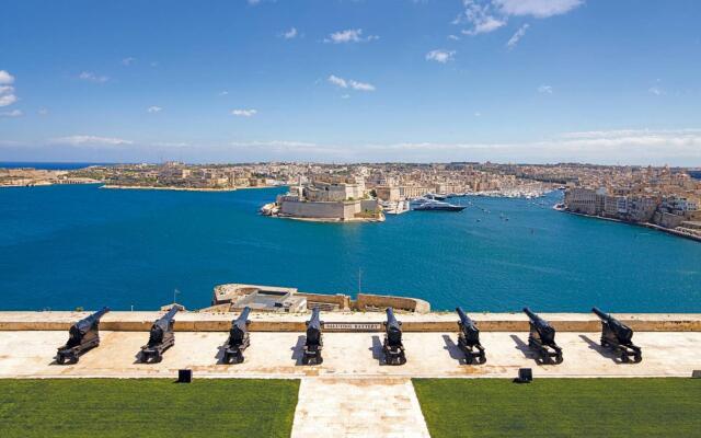 Stylish 2BR Apartment in Valletta