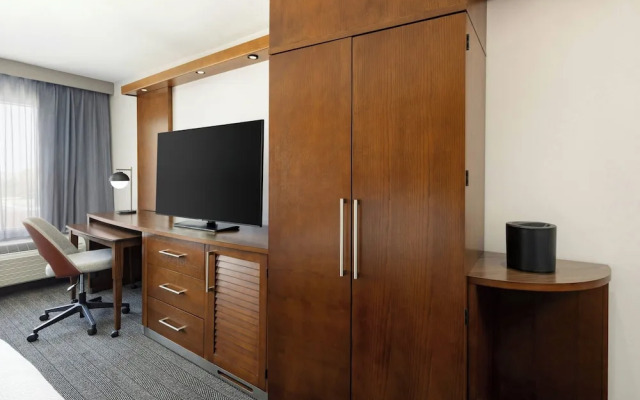 Holiday Inn Hotel Woodland Hills (Warner Ctr)