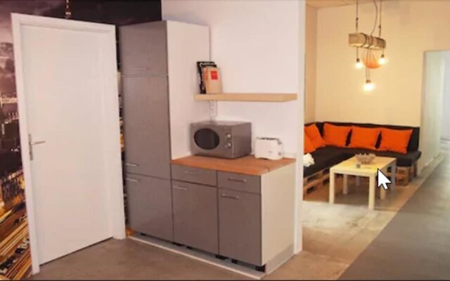 Box 61 Art Concept Flat