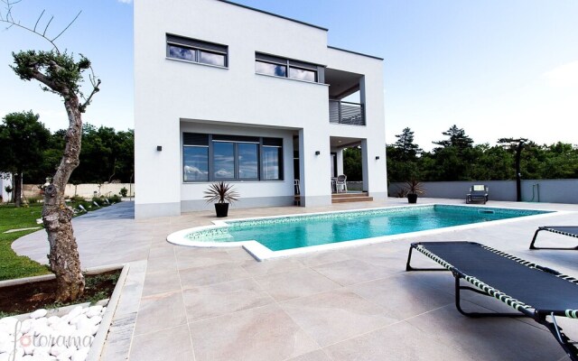 House LEGARA