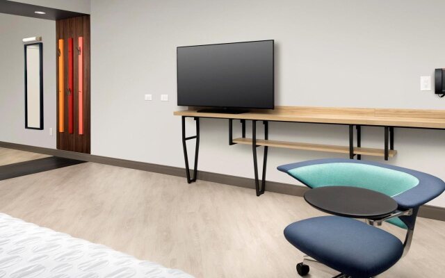 Tru by Hilton McDonough