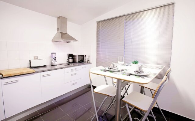 Cayres Suites Carmo