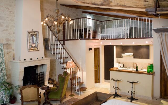 Château Latour Segur Suites & Spa