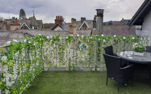 Central Windermere Luxury two bed Apartment Dog Friendly
