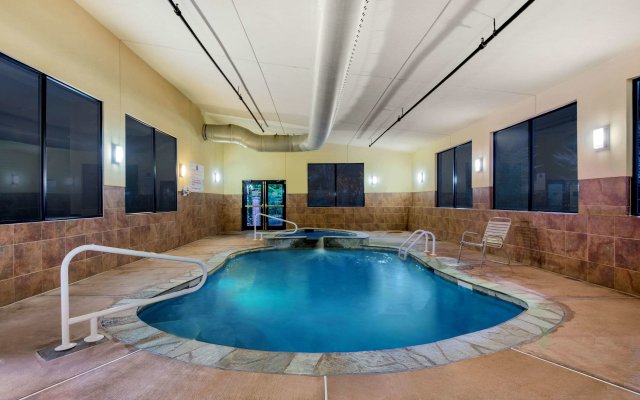 La Quinta Inn by Wyndham West Long Branch/NJ Shore Area