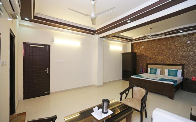 OYO Flagship 6163 Hotel City Palace