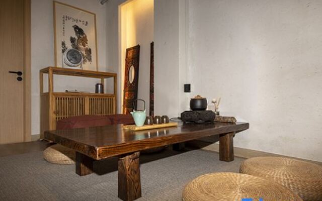 Runqi Hotel