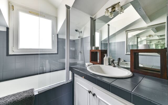 Apartment in Cannes for four & Business