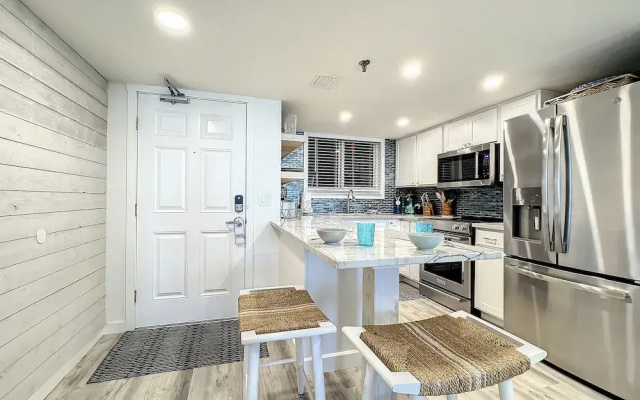 Oceania Beach Club 305