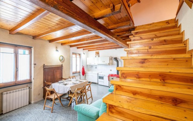 Stunning Home in Loco di Rovegno With Wifi and 2 Bedrooms