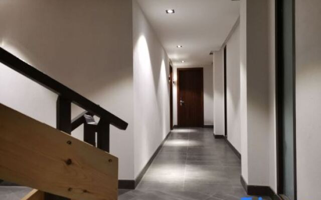 Yunshang Tianshang Jianyue Hostel