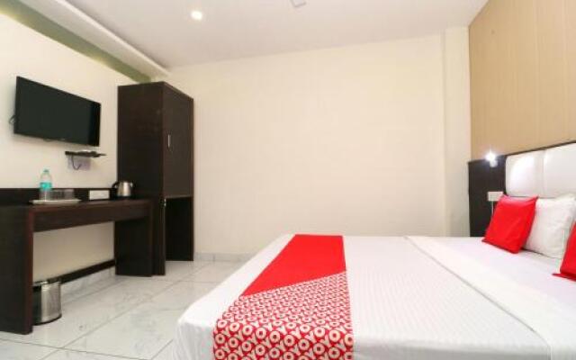 OYO 29265 Hotel Gold