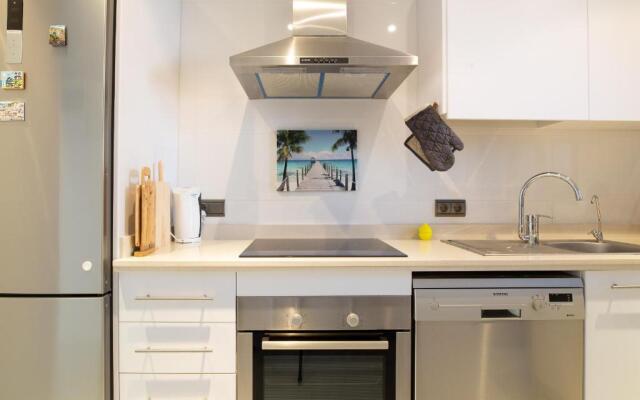 2193-Modern Apt with Terrace And Seaview