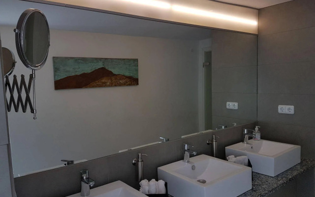 RheinRiver Guesthouse - Direkt am Rhein