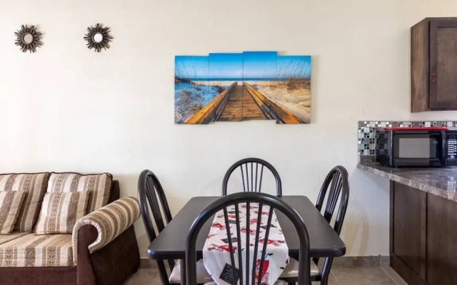 Apartment With Excellent In-town Location 1