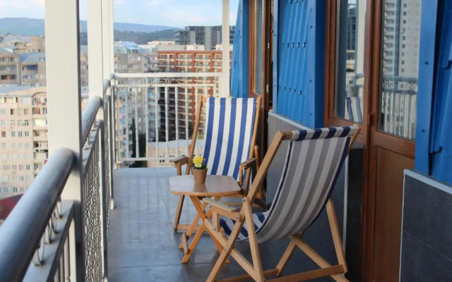 2/7 Simon Chikovani Street