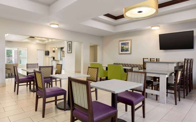 La Quinta Inn & Suites by Wyndham Fresno Northwest