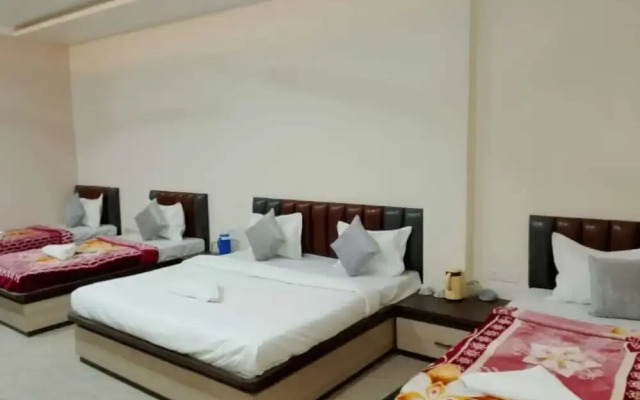 Goroomgo Akay guest house Varanasi