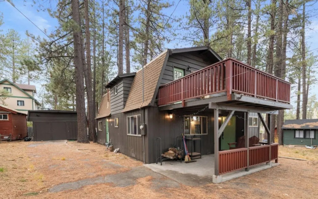 Charming Cabin Escape