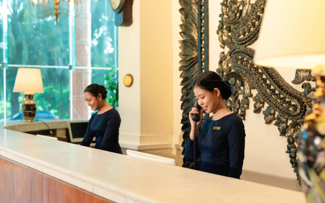Inya Lake Hotel