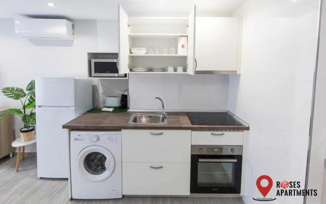 Roses Apartments Tropical Loft vista mar lateral