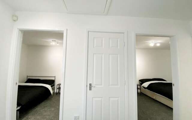 Remarkable 3-bed House in Sheffield